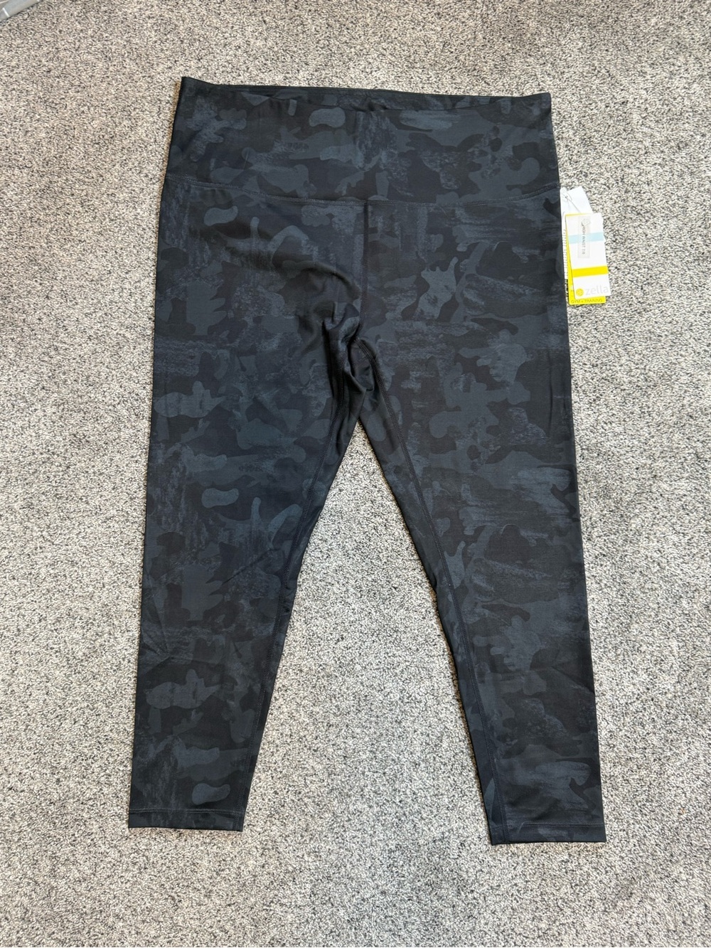 Zella Black Camo High-Rise Leggings - Picture 2 of 4